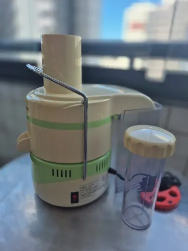Oferta Relâmpago- centrífuga de Frutas/ Extrator de Suco - Fun Kitchen