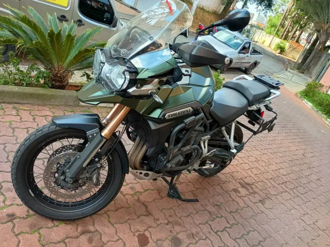 Triumph Tiger 1200 verde