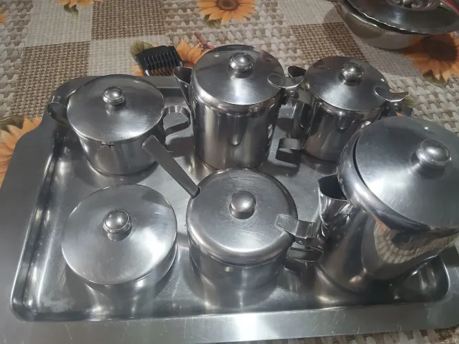 Kit de café bandeja com todas as peças de inox