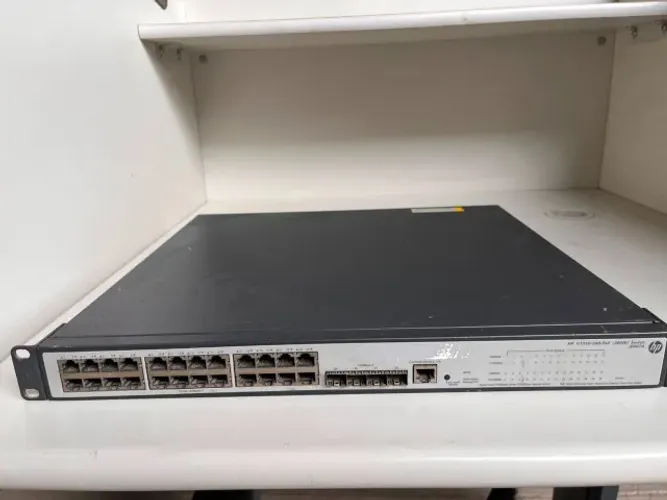 Switch HP (365W) - JE007A