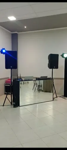 Balcão espelhado DJ