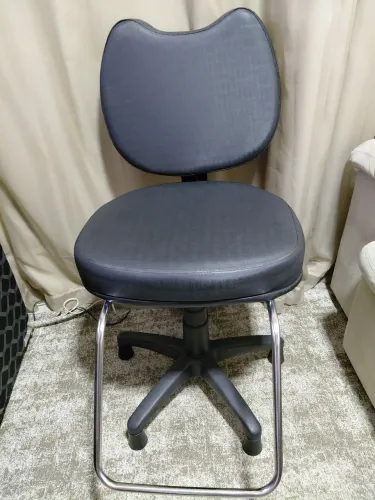 Lavatório portátil preto com cadeira de cabeleireiro
