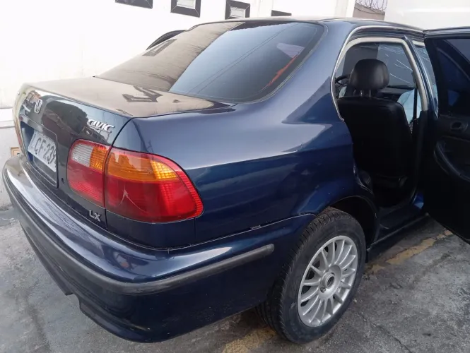 Honda Civic Sedan LX 1.6 16V Mec. 4P 2000