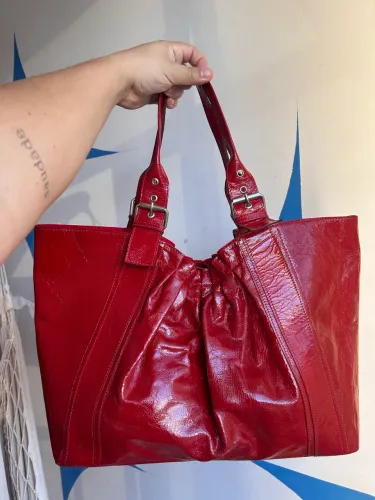 Bolsa de Couro Envernizado 