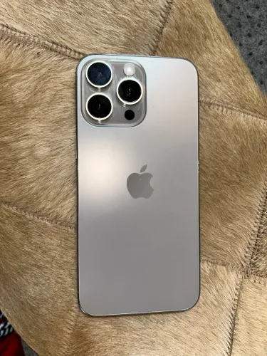 iPhone 15 pro max 