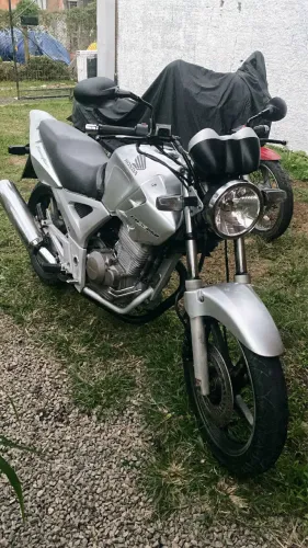 Vendo Twister 250 ou troco por carro