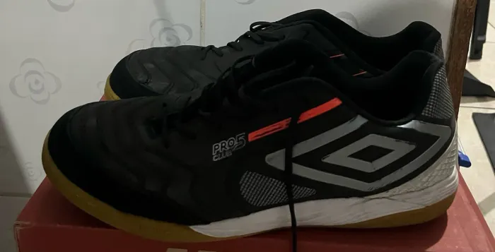 Tênis Umbro Pro 5 Futsal - Usado