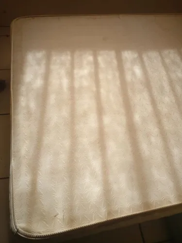 Cama de casal com colchão