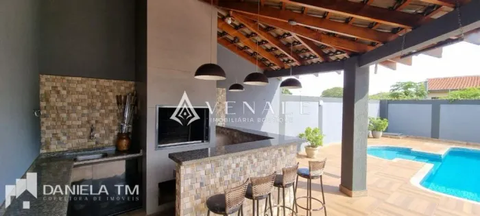 Casa à venda em Maringá, Vila Marumby, com 4 quartos, com 245 m²