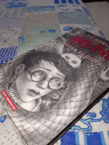 Livro Harry Potter e a pedra filosofal - capa dura - edição comemorativa