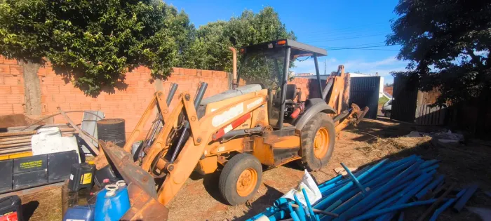Retroescavadeira Case 580N