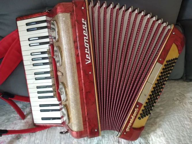 Acordeon / Sanfona Veronese 80 Baixos