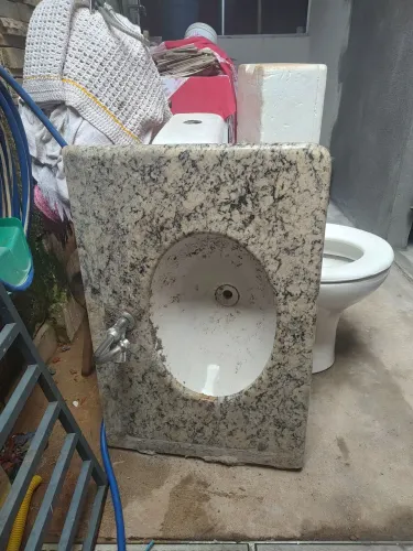 Pia de mármore com cuba 