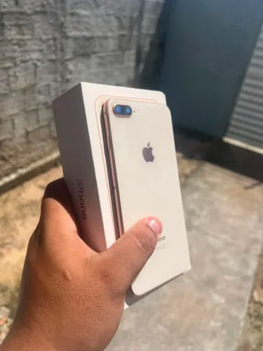 iPhone 8 plus (64 Gigas )