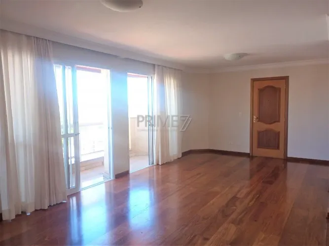 Apartamento para locação com 3 quartos sendo 1 suíte com closet no centro!