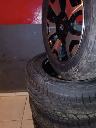 Rodas 18" Hilux e SW4 diamond série 50 anos 