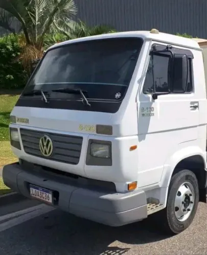 Caminhão 8120 3/4