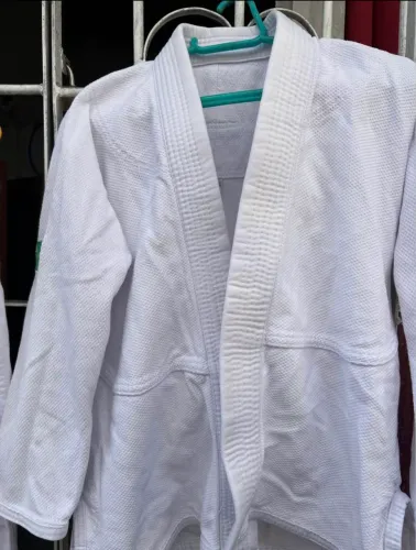 Kimono de Jiu Jitsu juvenil M4 até 1.40