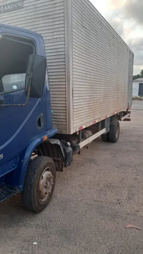 Troco MB Accelo 815 em Hilux/SW4