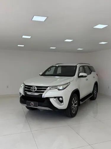 Toyota Hilux SW4 SRX 4X4 2.8 TDI 16V Dies. Aut. 2016