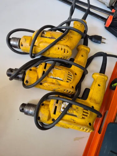 Furadeira elétrica Dewalt DW 010