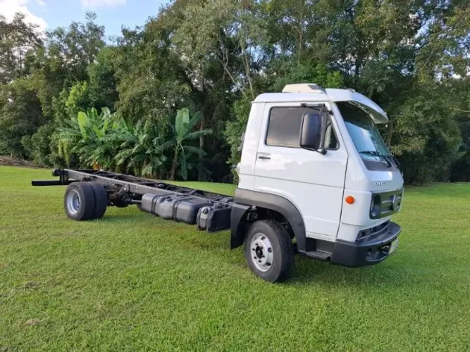 Caminhao VW 10.160 DRC 4x2 no chassis ano fab. 2015/2016