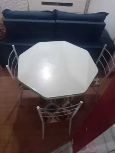 MESA EM ÓTIMO ESTADO