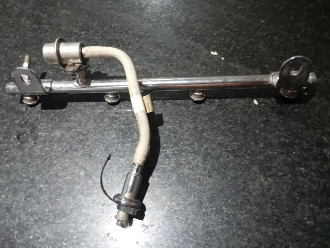 Flauta dos bicos injetores Ford F1000 4cilindos gasolina