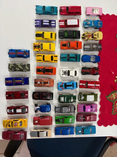 Carrinhos Hotwheels looses em ótimo estado