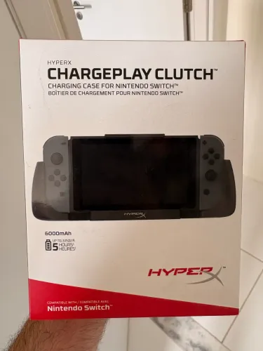 HyperX Clutch - Bateria Portátil e Grip para Nintendo Switch / OLED