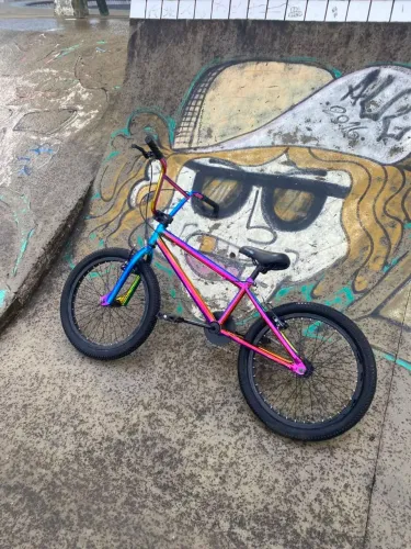 ? BMXpro camaleão,difícil de se ver e tão nova nesse valor ?