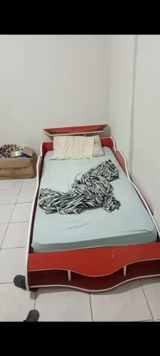 Cama de solteiro em formato de carro