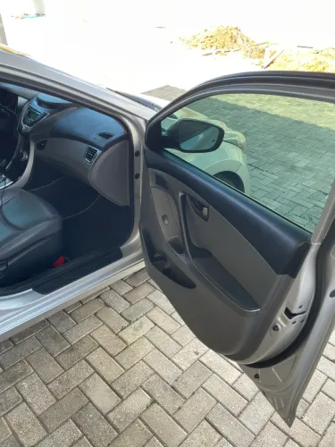 Hyundai Elantra GLS 1.8 16V Aut. 2013
