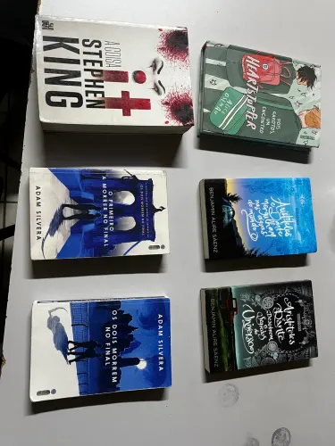 Livros em excelente estado - Stephen King, Adam Silvera, Heartstopper e mais!