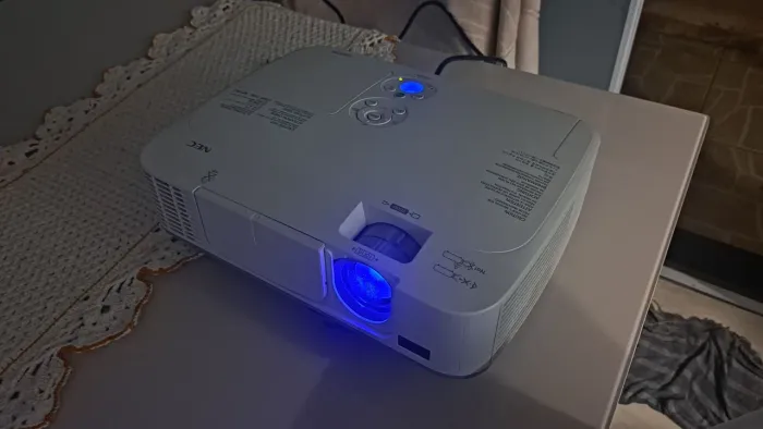 VENDO PROJETOR NEC M2600X