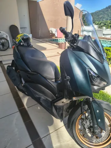 X Max 250