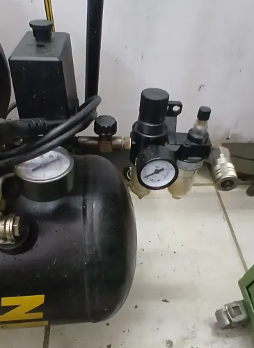 Compressor de ar 25 litros.