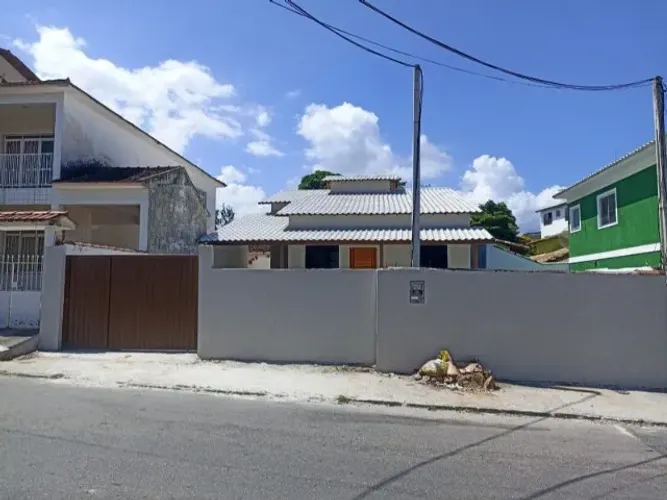 Casa comercial Proximo ao Hospital Central de Marica com 05 quartos!! Cod:070