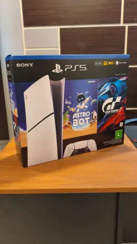 PS5 Edição Digital 825GB com Astro Bot e Gran Turismo 7 Novo