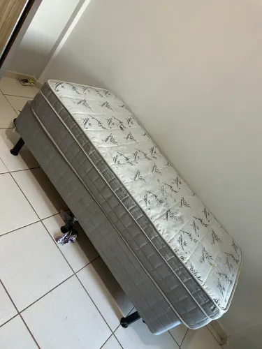 Cama de solteiro 