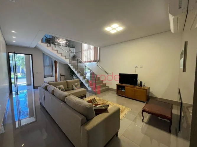 Casa em Condomínio Fechado à Venda de 04 Quartos sendo todos Suítes no Bairro Recreio das