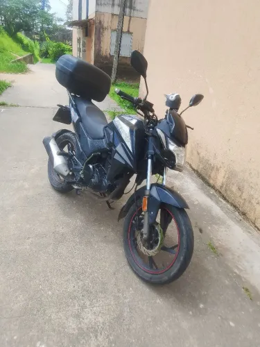Vendo ou troco essa linda Shineray Jef 150s completa toda em dia quitada e revisada
