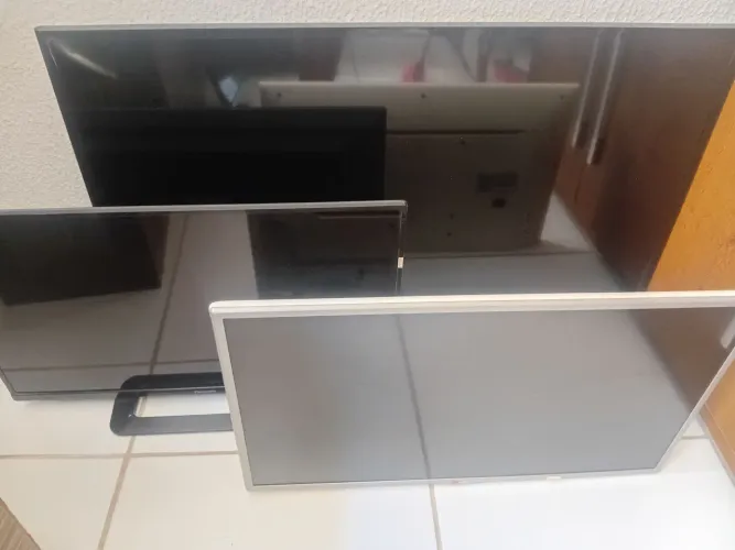 Vendo três Tv uma de 48 polegada, duas 32 polegada, retirada de peças
