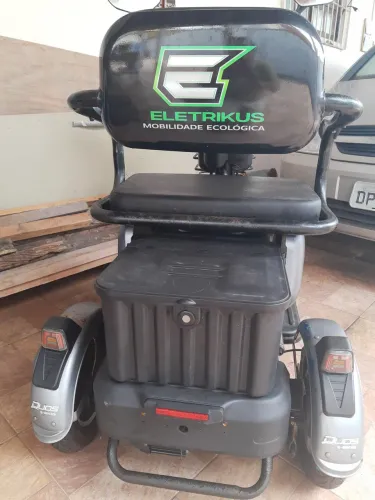 Vendo Triciclo Eletrica