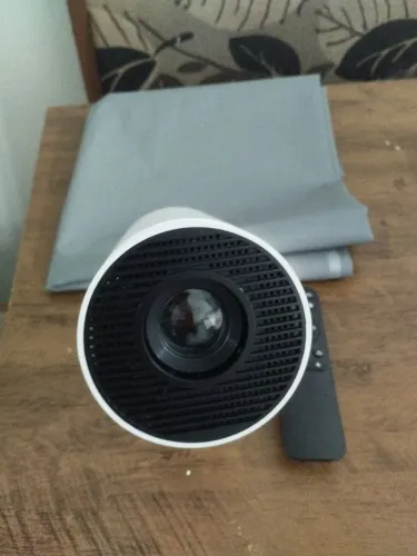 Mini projetor Hy300,HDk4wifi bluetooth.LEV