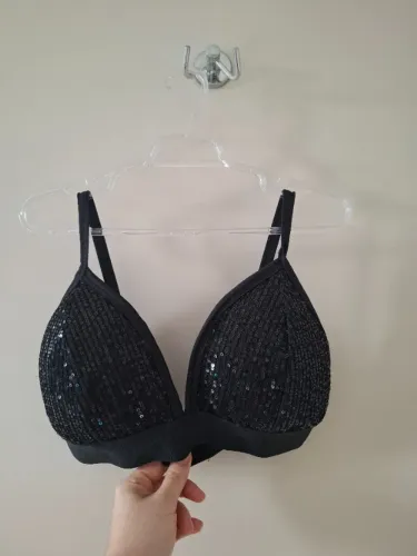 Conjunto preto com brilhos