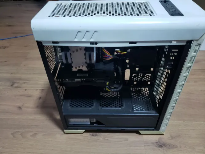 PC Gamer Ryzen 5 5500 + RX 6600 + Kit Xeon X79