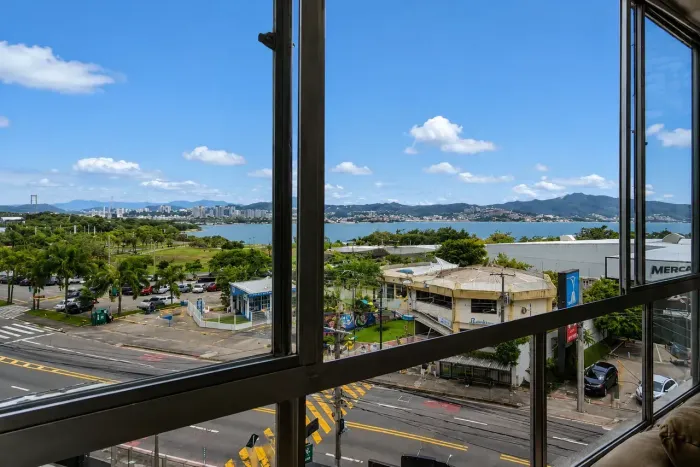Incrível Apto em Coqueiros, 3 quartos - 1 suíte , vista panorâmica, 125mts2 com 2 garagens