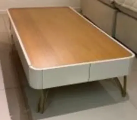 Mesa de centro usada apenas por um mês