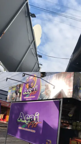 Estrutura de placa e mecanismo de toldo